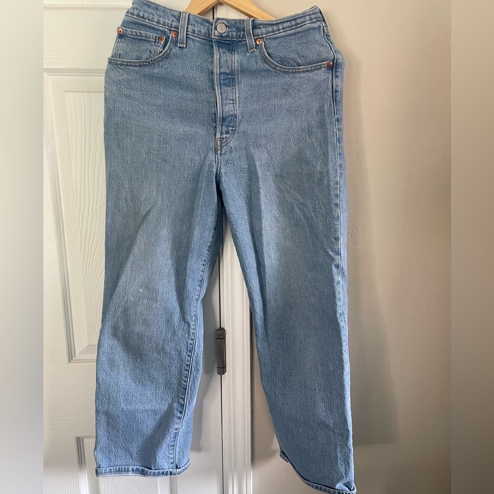 Levi’s rib cage straight, 30, women’s